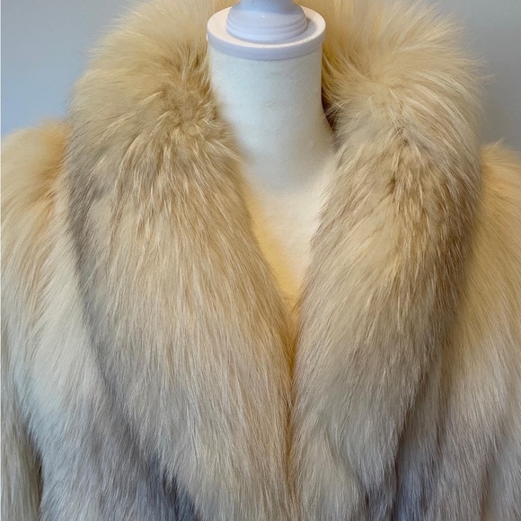 SOLD; Saga Fox Fur Superb Quality Ranched Fox Three Quarter Length Size Large - Picture 2 of 11